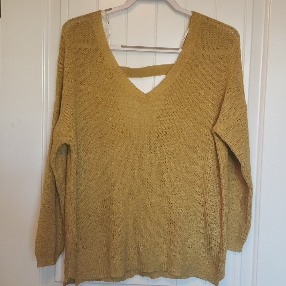 MAK Sweater- deep back V sweater size Large